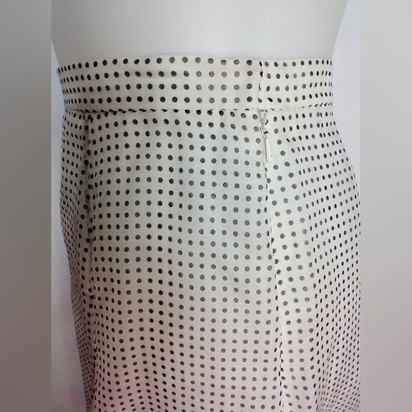 NEIMAN MARCUS SILK SKIRT  NWOT - Picture 2 of 7